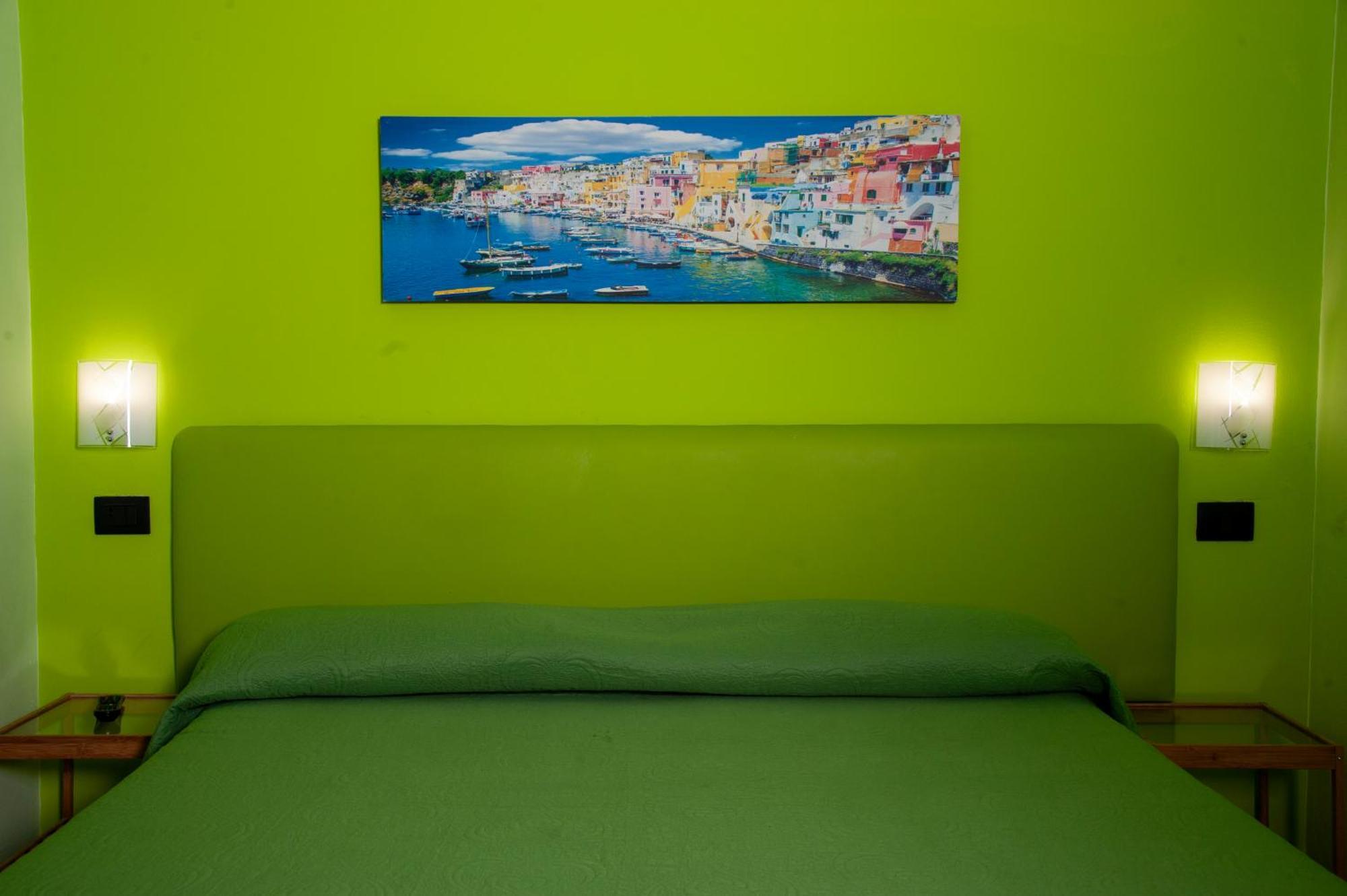 Palazzo Carafa Della Spina Room And Apartment เนเปิลส์ ภายนอก รูปภาพ
