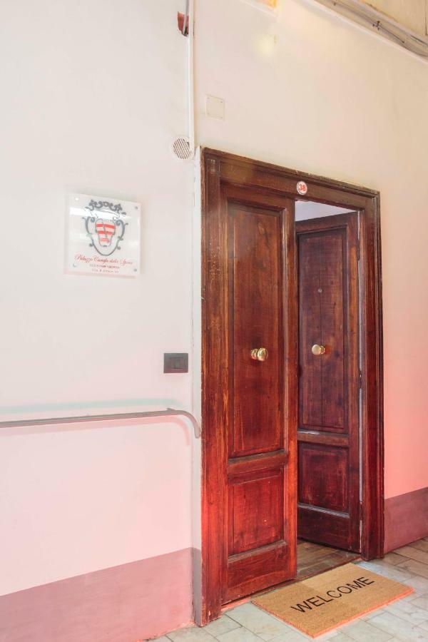 Palazzo Carafa Della Spina Room And Apartment เนเปิลส์ ภายนอก รูปภาพ